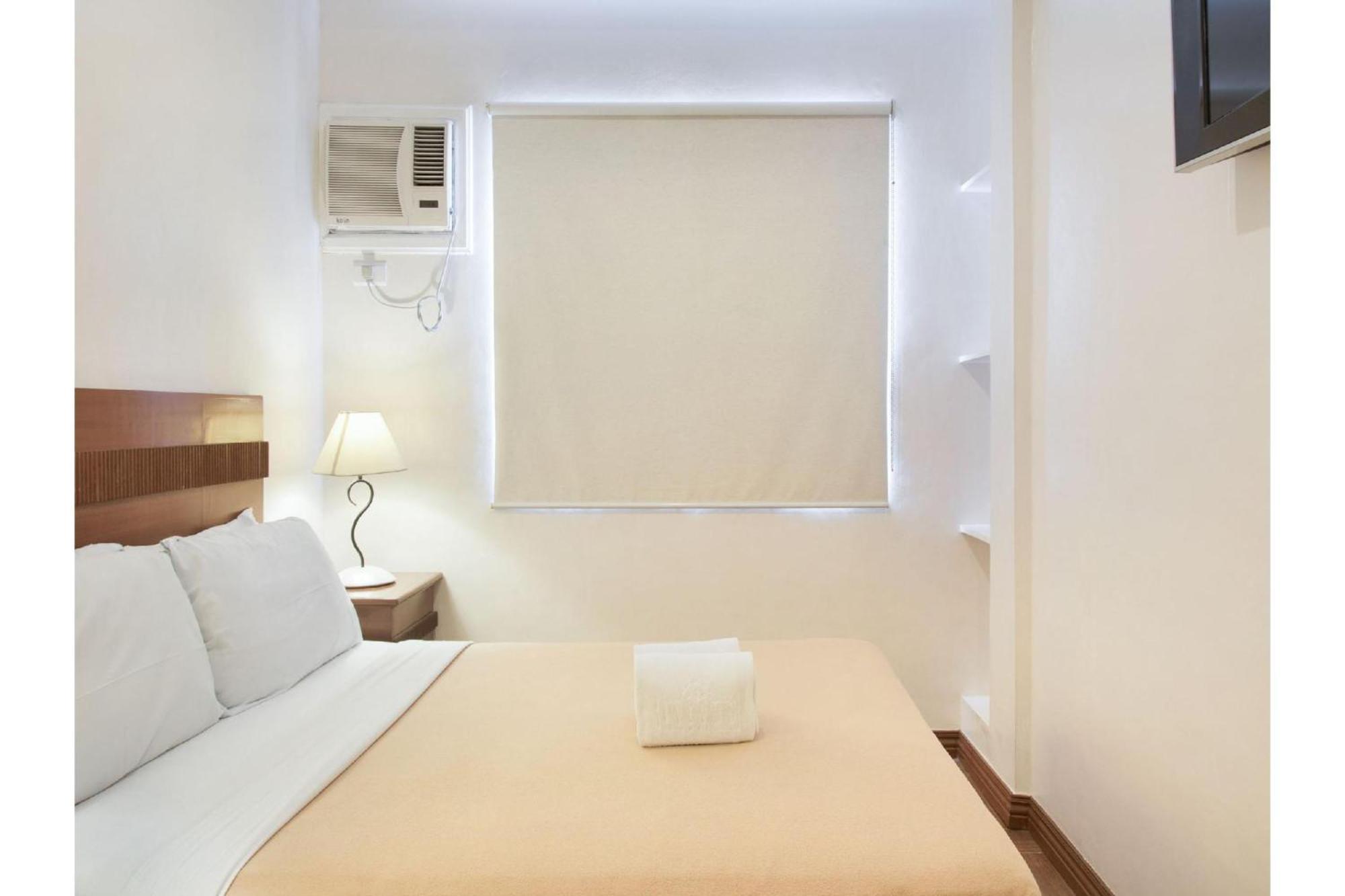 Townhouse Oak Avitel Hotel Near Osmena Highway, Pnr Pasay Station, Metro Manila 马卡蒂 外观 照片