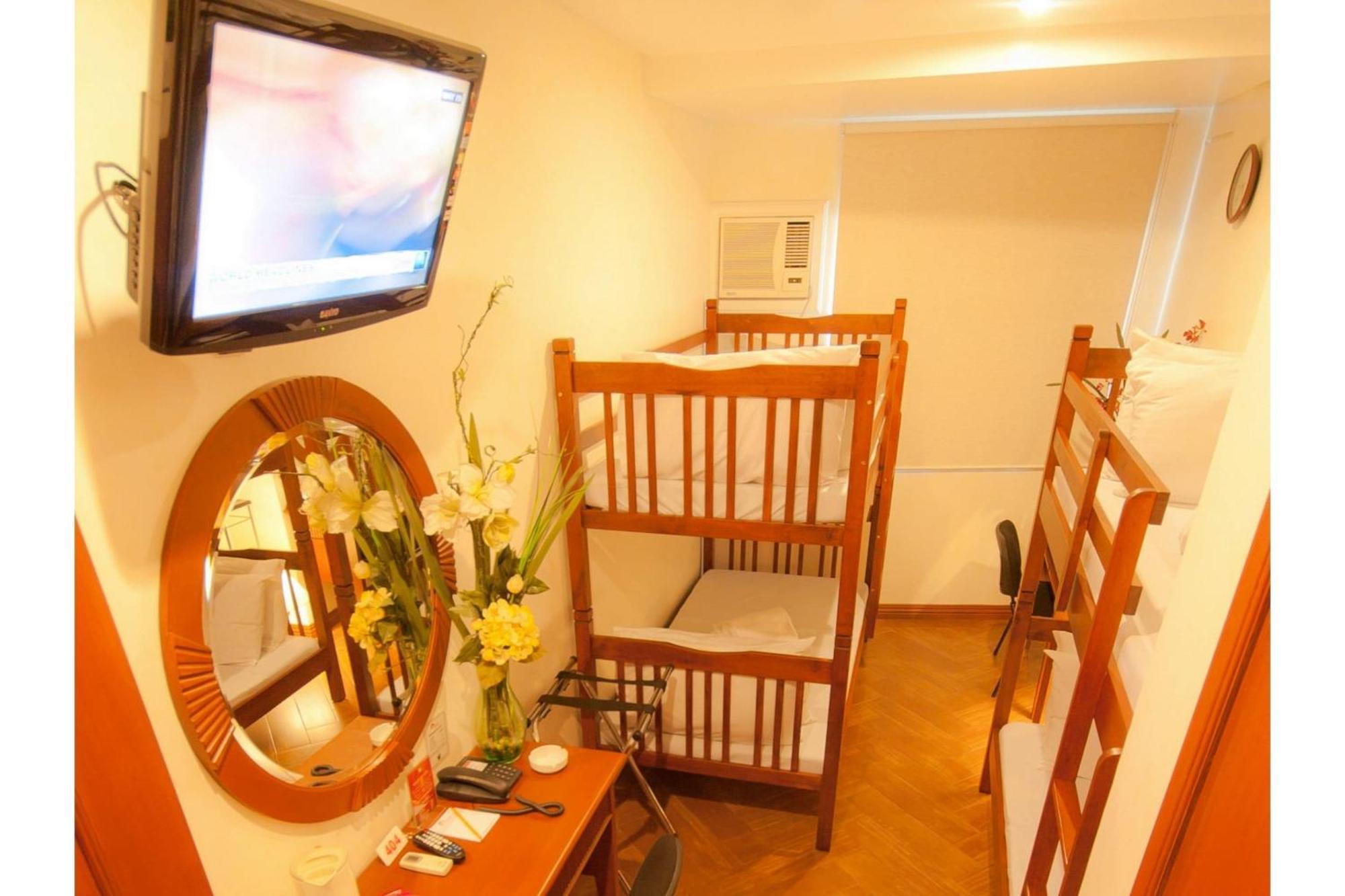 Townhouse Oak Avitel Hotel Near Osmena Highway, Pnr Pasay Station, Metro Manila 马卡蒂 外观 照片