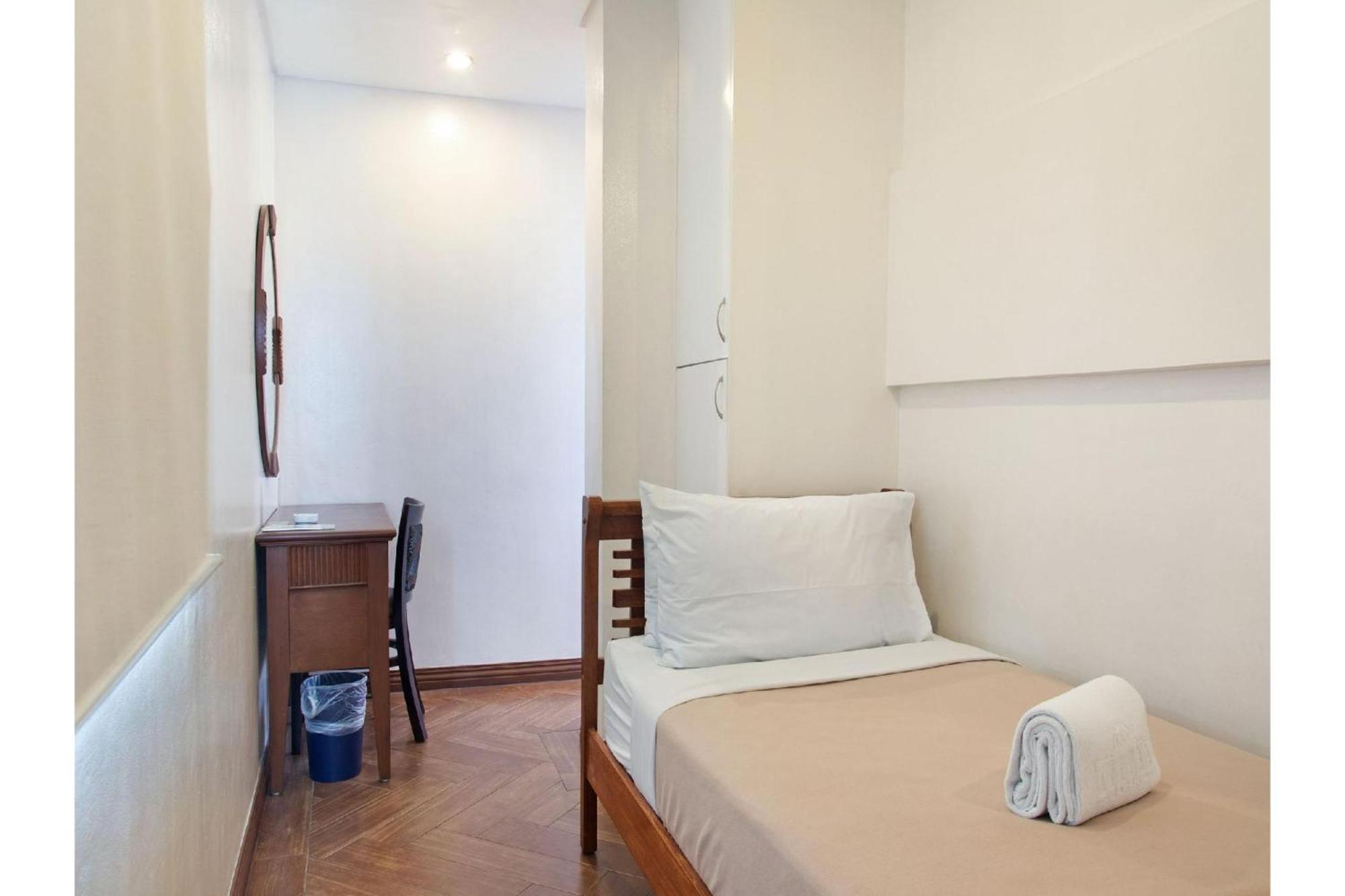 Townhouse Oak Avitel Hotel Near Osmena Highway, Pnr Pasay Station, Metro Manila 马卡蒂 外观 照片